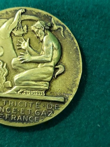 MEDAILLE DE TABLE EN BRONZE DORE EDF ET GAZ DE FRANCE HENRI DROPSY N° 101