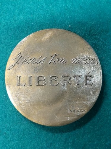 MEDAILLE DE TABLE EN BRONZE J'ECRIS TON NOM N° 106