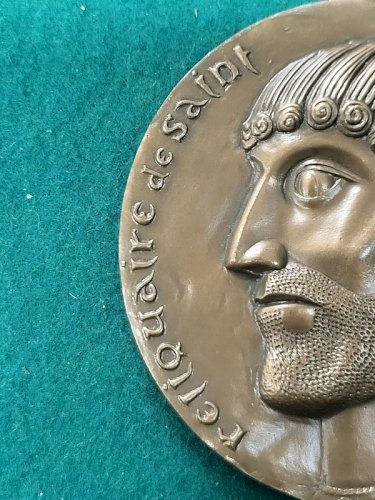 MEDAILLE DE TABLE EN BRONZE RELIQUAIRE DE SAINT BEAUDIME N° 109