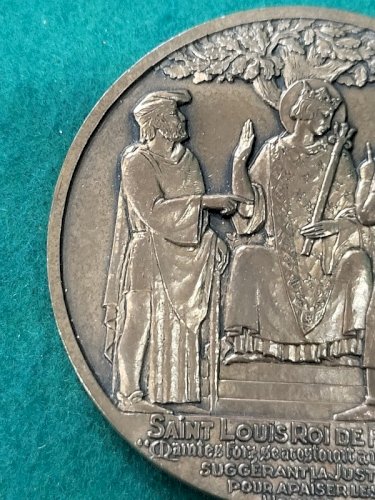 MEDAILLE DE TABLE EN BRONZE VINCENNES CHARLES V N° 107