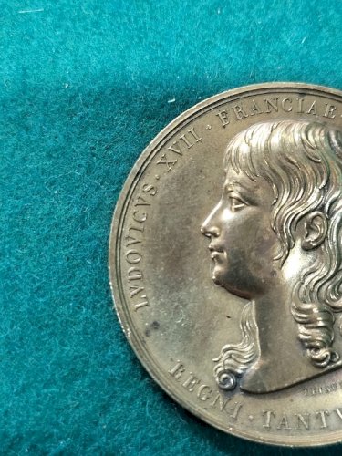 MEDAILLE EN BRONZE LOUIS XVII LUDOVICUS XVII FRANCIAE ET NAVARRAE N° 118