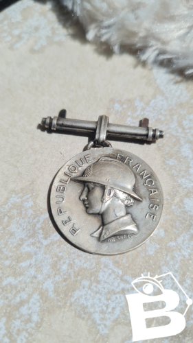 Médaille - insigne DHonneur Des Sapeurs Pompiers 1925- 1947