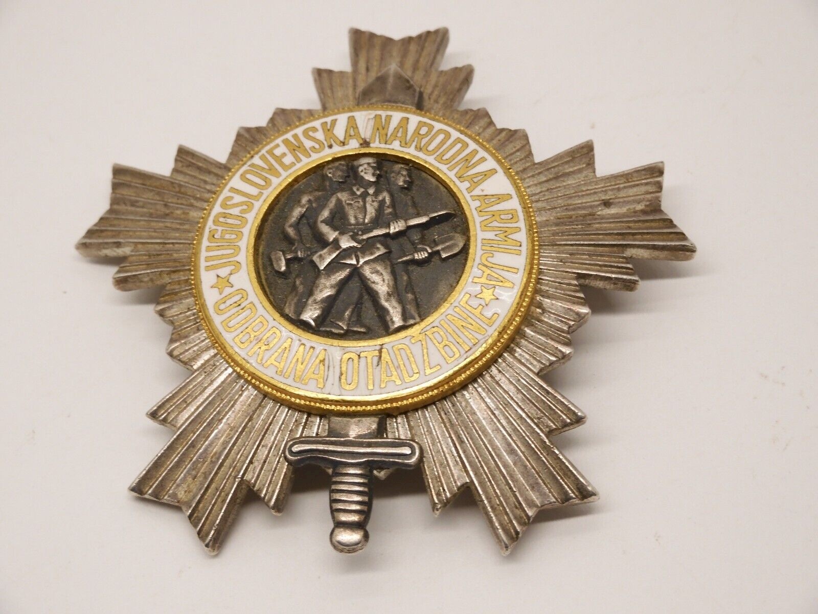 Pin's Drapeau Yougoslavie Avec Armoiries – Insigne Métal Vintage, Revers, Fabriqué En Croatie