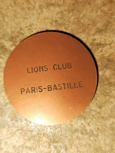 medaille lion club prise de la bastille en bon etat