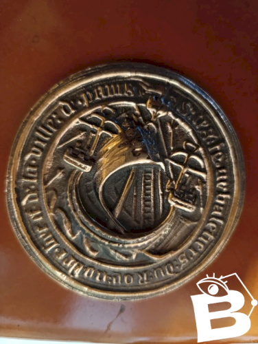 Médaille presse papier représentant le sceau / l’emblème de la ville de Paris en bronze