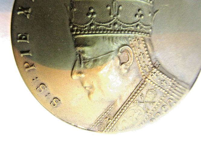 Médaille religieuse en bronze: le Pape S. S. PIE XI, au revers: ADOREMUS PAX