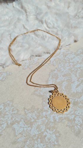 Médaille  religieuse et collier plaqué or