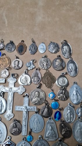 médailles religieuses anciennes