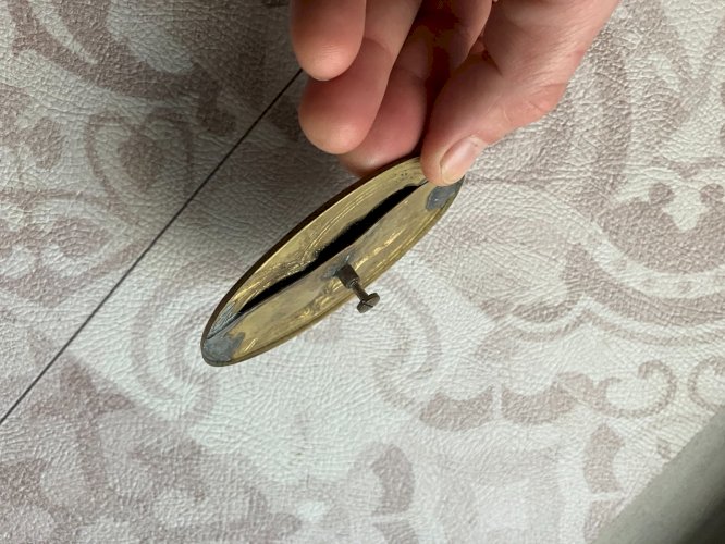 medaillon ancien en laiton repoussé Christ signé Oscar Ruffany 9,5x7,5 cm