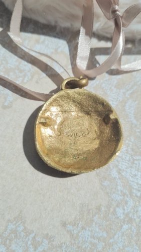 Médaillon du designer français Willy en bronze et émail vert années 50