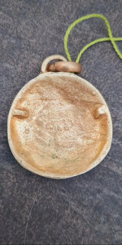 Médaillon du designer français Willy enbronze et émail vert années 50