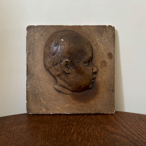 Médaillon en plâtre d'atelier par Ch. Filleul tête de jeune enfant XXe M3510