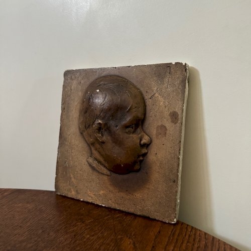 Médaillon en plâtre d'atelier par Ch. Filleul tête de jeune enfant XXe M3510