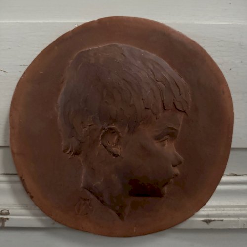Médaillon en terre cuite par Charles Filleul profil de jeune enfant XXe M3544