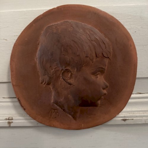 Médaillon en terre cuite par Charles Filleul profil de jeune enfant XXe M3544