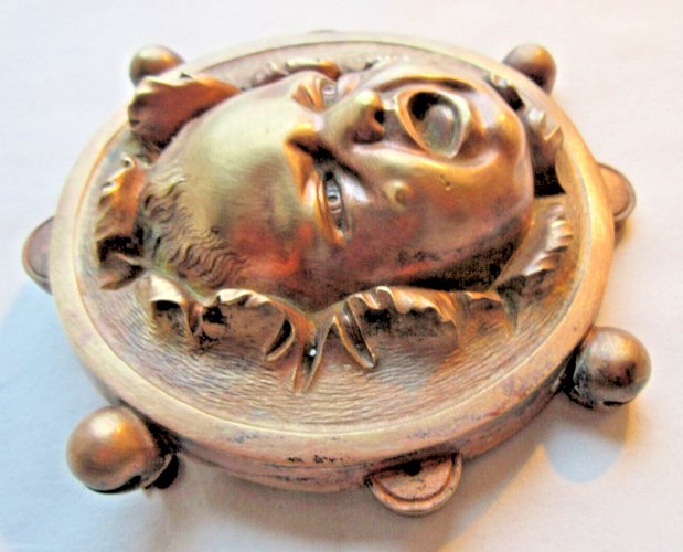 Médaillon Napoléon III en bronze doré sculpté de Jean qui pleure d'après Houdon