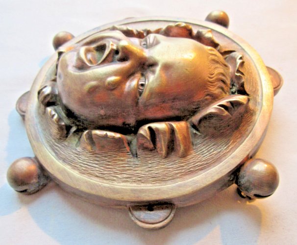 Médaillon Napoléon III en bronze doré sculpté de Jean qui pleure d'après Houdon