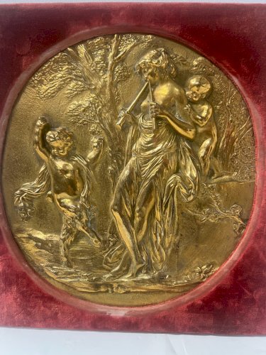 Médaillon rond a décor a l'antique en bronze doré XIX siècle