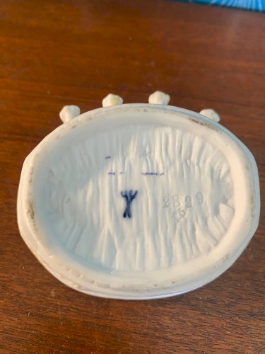 Meissen biscuit, joli lot, Sculptures porcelaine, XIXème, numérotés et marqués au revers.