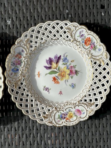 MEISSEN : PAIRE D’ASSIETTES PORCELAINE DÉCOR FLORAL SAXE FIN XIXeme /Début XXEME