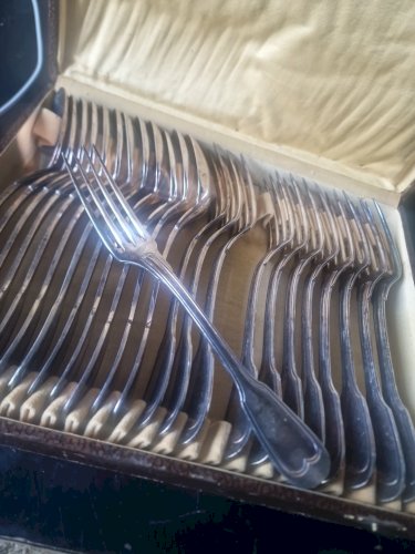 Menagere 12 Cuilleres Et 12 Fourchettes En Alliage Blanc