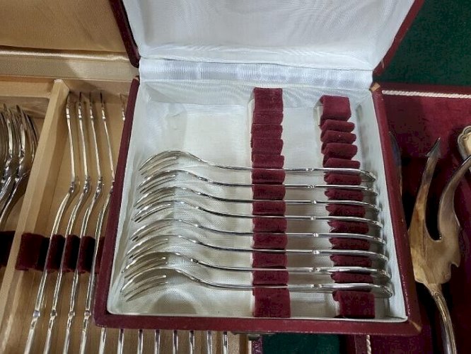 MENAGERE 135 PIECES SAINT MEDARD ORFEVRERIE