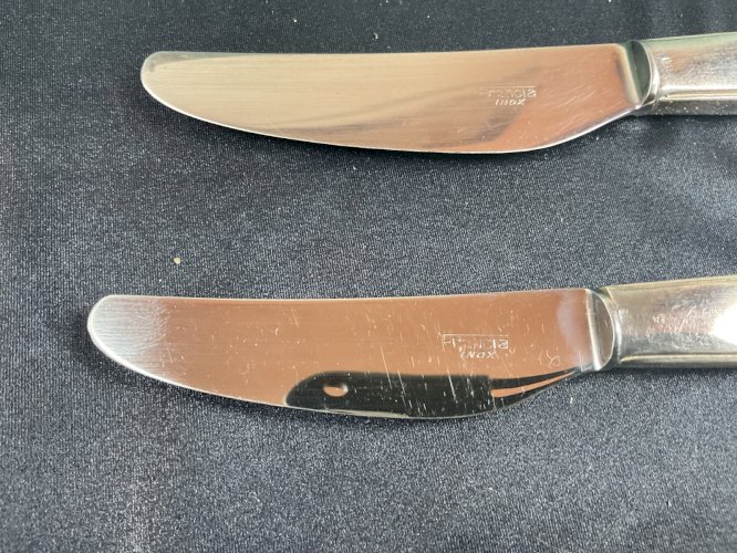 Ménagère  24 couteaux métal argenté