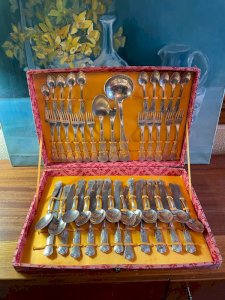 Ménagère ancienne en métal argenté poinçon