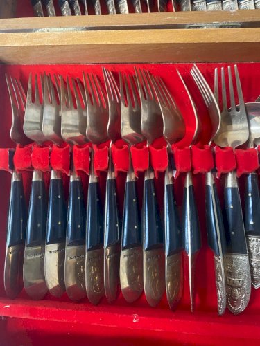 Ménagère asiatique en métal Manufacture LIN YH XX siècle