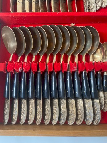 Ménagère asiatique en métal Manufacture LIN YH XX siècle