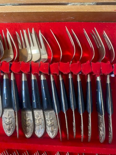 Ménagère asiatique en métal Manufacture LIN YH XX siècle