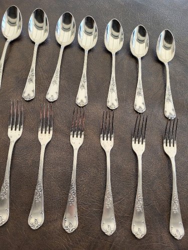 MENAGERE DE 24 PIECES METAL BLANC 84 LOUIS XV