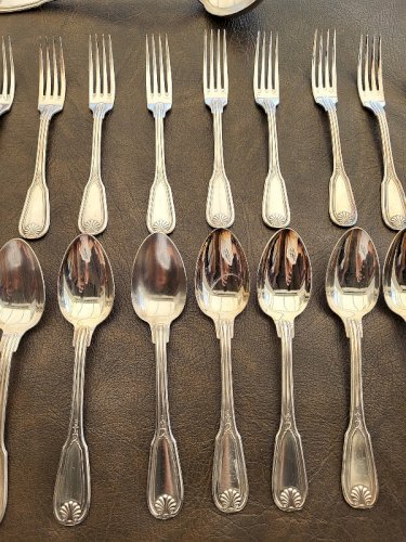 MENAGERE DE 25 PIECES METAL BLANC 84 LOUIS XV