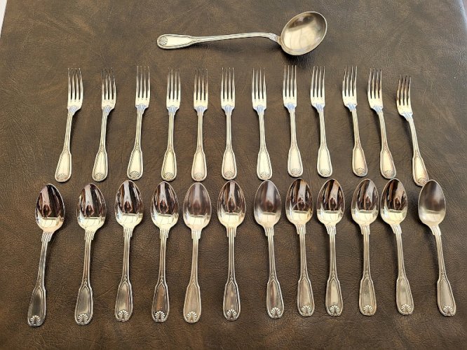 MENAGERE DE 25 PIECES METAL BLANC 84 LOUIS XV