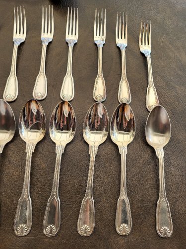MENAGERE DE 25 PIECES METAL BLANC 84 LOUIS XV
