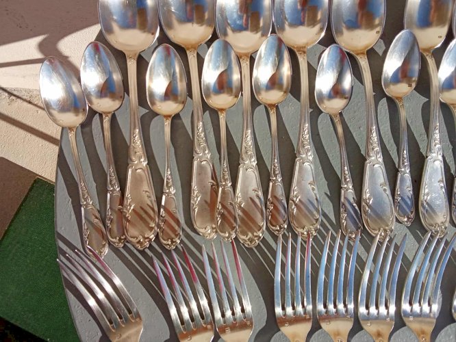 Ménagère française, 37 pièces, en métal argenté