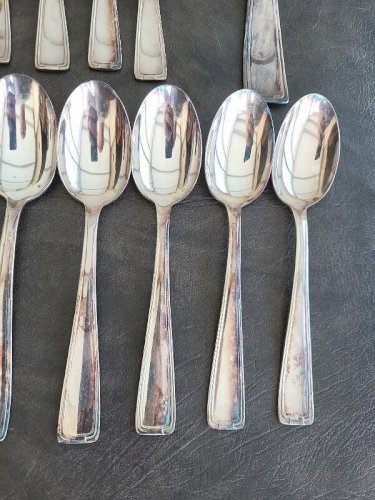 MENAGERE FRANCOIS FRIONNET DE 37 PIECES EN METAL ARGENTE