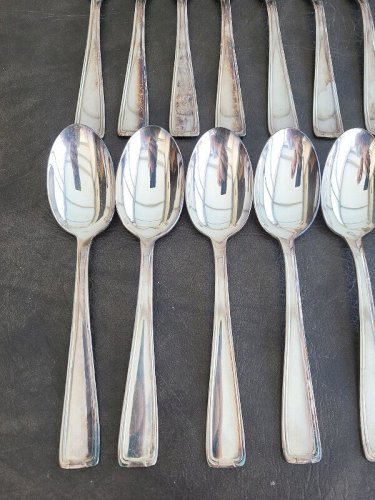 MENAGERE FRANCOIS FRIONNET DE 37 PIECES EN METAL ARGENTE