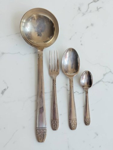 Ménagère métal argenté Art déco 37 pièces
