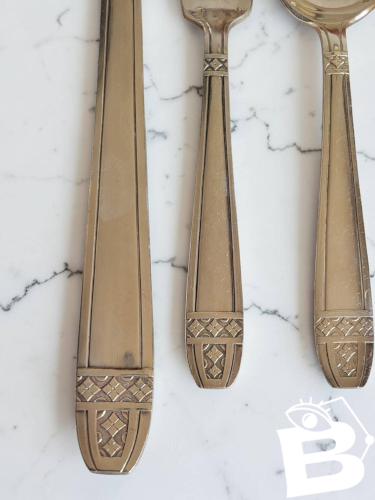 Ménagère métal argenté Art déco 37 pièces