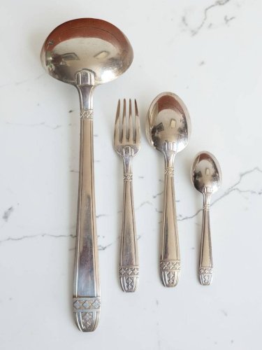 Ménagère métal argenté Art déco 37 pièces