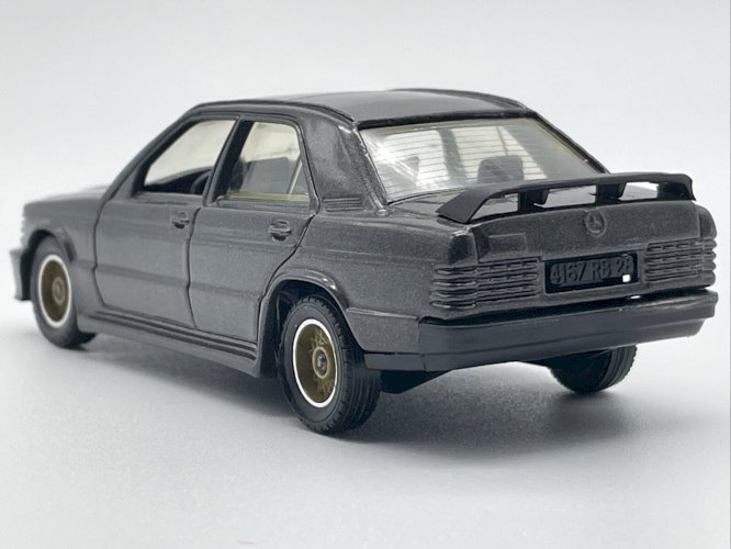 Mercedes 190E 23-16 1/43 Solido