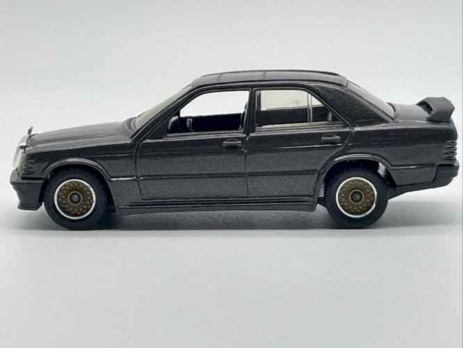 Mercedes 190E 23-16 1/43 Solido