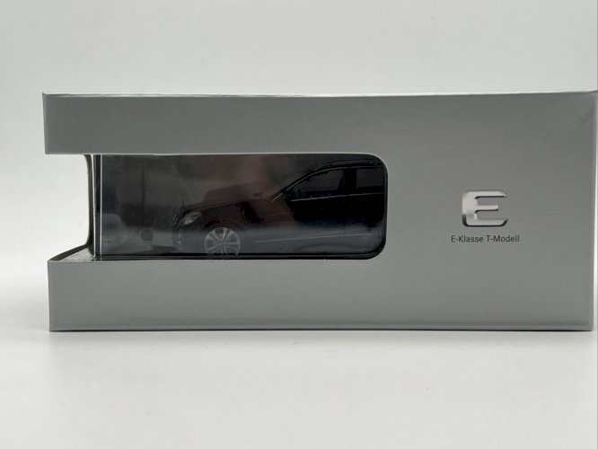 Mercedes-Benz E Klasse T- Modell  1/43 Schuco