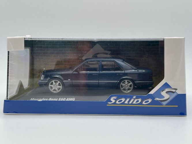 Mercedes-Benz W124 E60 AMG (1994) 1/43 Solido
