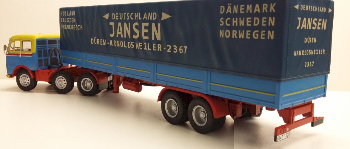Mercedes Transporteur Jansen  1/43 IXO Altaya