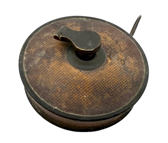 Mètre ruban tailleur XIXe – outil d’artisan – bobine bois ancienne