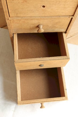 Meuble à tiroirs ancien en bois