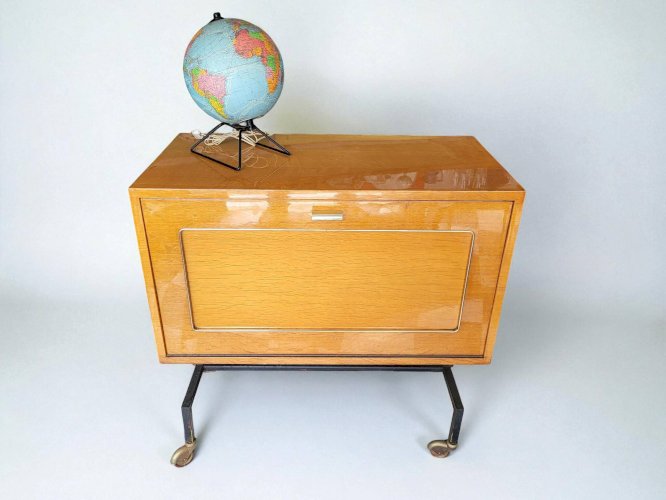 Meuble bar rangement bas sur roulettes années 60