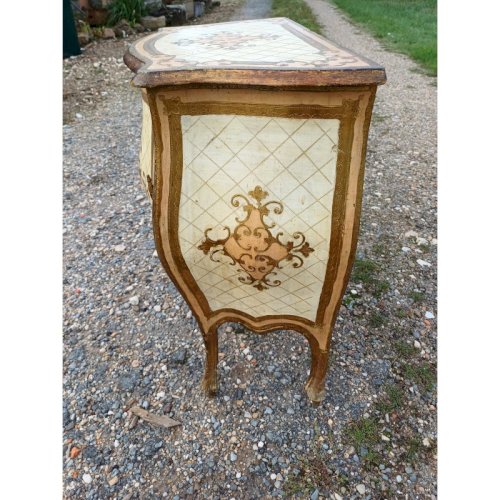 Meuble chevet Ventru en Bois doré + Tablette